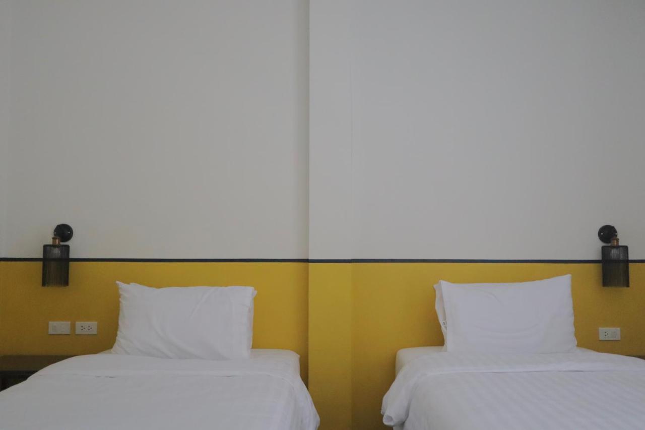 Goodnight Poshtel + Free Netflix Hotel Хат Яй Екстериор снимка